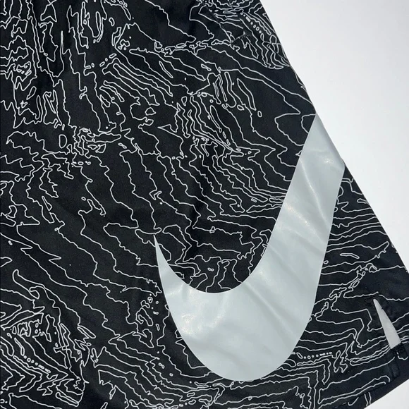 Nike Men's Drifit Black Patterned Athletic Shorts - Picture 4 of 11